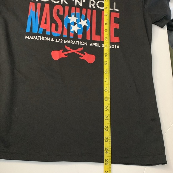 3/$20✨ Brooks Black Short Sleeve Tee Rock n Roll Series Marathon 2016 Nashville - Picture 8 of 8